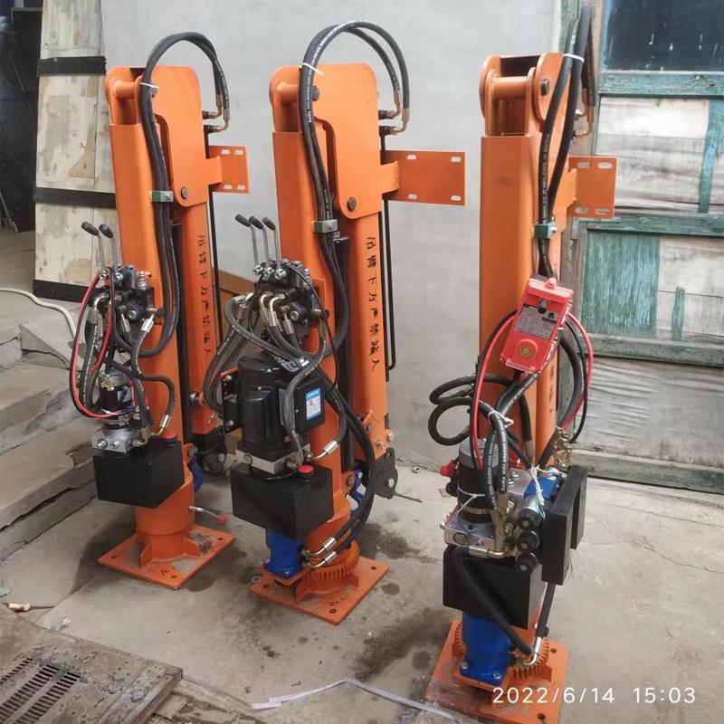 新埤乡重汽蓝牌随车吊 3.2吨 国六动力强 液压驱动 农用自卸起重机